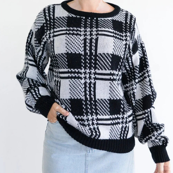 Sweaters - Vintage Street Scenes Black White Checkered Houndstooth Plaid Crewneck Sweater S